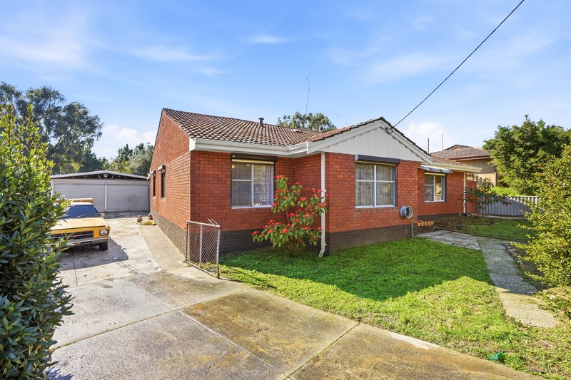 Photo - 10 John Crescent, Byford WA 6122 - Image 1