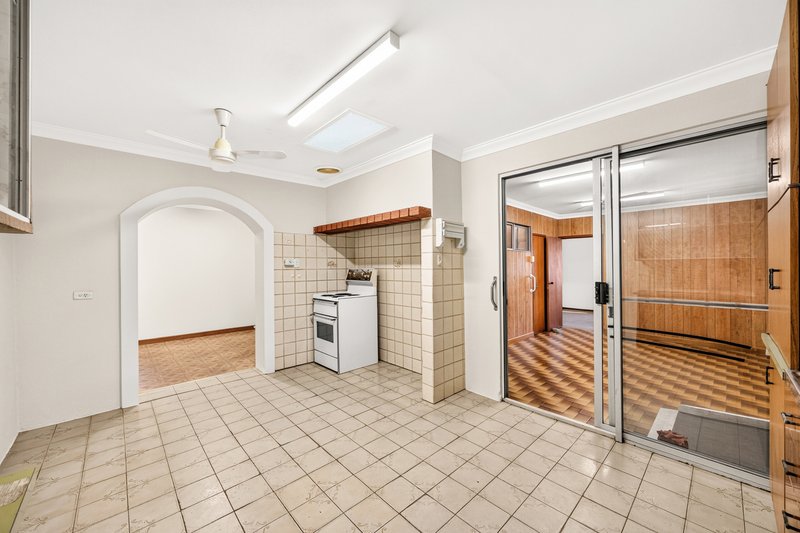 Photo - 10 John Crescent, Byford WA 6122 - Image 9