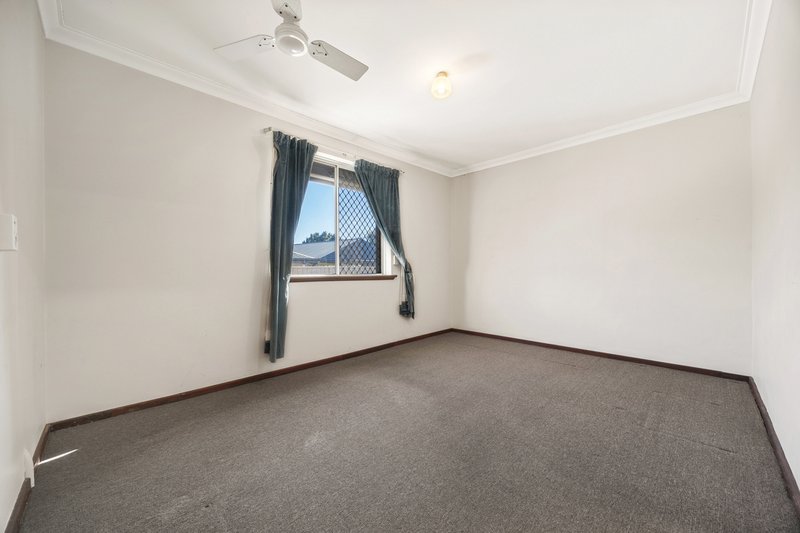 Photo - 10 John Crescent, Byford WA 6122 - Image 13