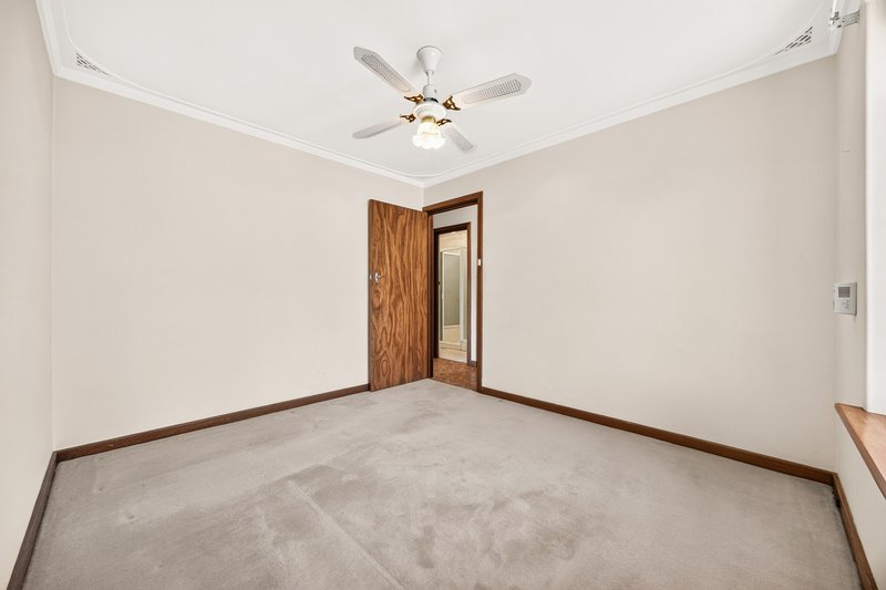 Photo - 10 John Crescent, Byford WA 6122 - Image 18