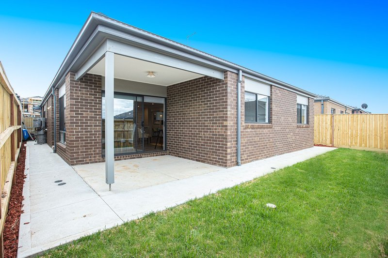 Photo - 10 Juggler Drive, Tarneit VIC 3029 - Image 13