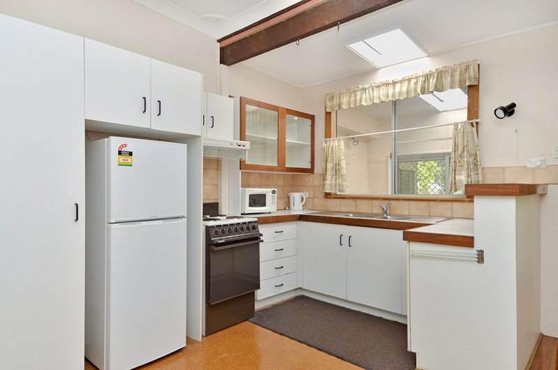 Photo - 10 Kahibah Road, Umina Beach NSW 2257 - Image 6