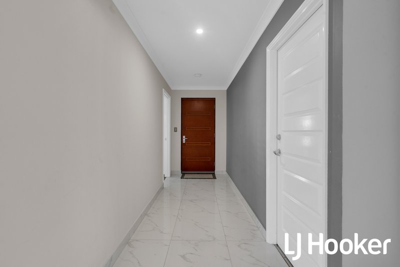 Photo - 10 Kempster Way, Southern River WA 6110 - Image 5