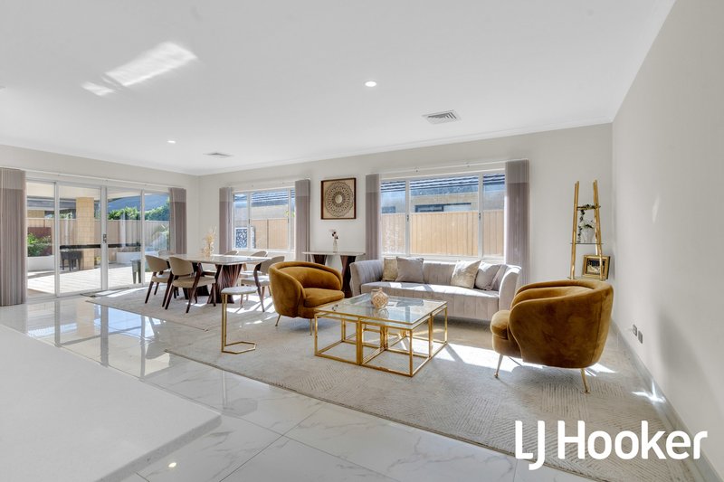 Photo - 10 Kempster Way, Southern River WA 6110 - Image 16