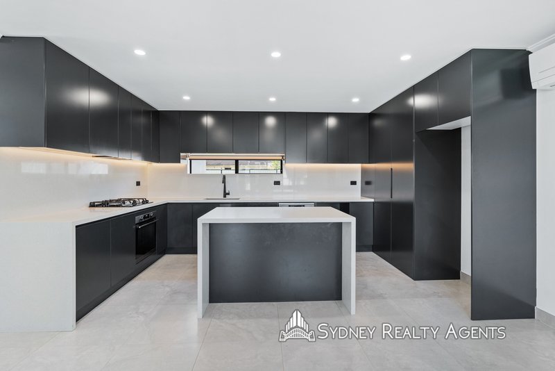 Photo - 10 Kenny Avenue, Casula NSW 2170 - Image 5