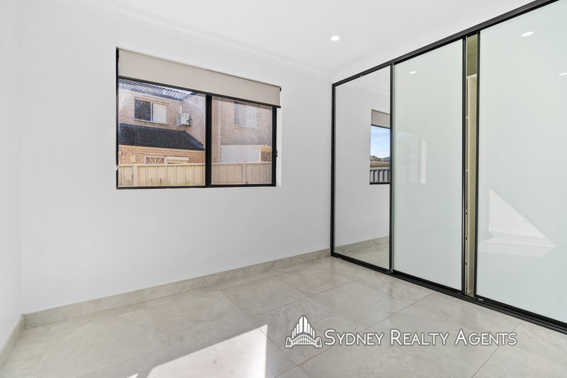 Photo - 10 Kenny Avenue, Casula NSW 2170 - Image 8