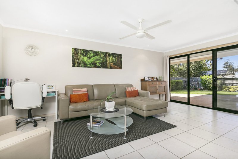 Photo - 10 Kentia Street, Mount Gravatt East QLD 4122 - Image 5