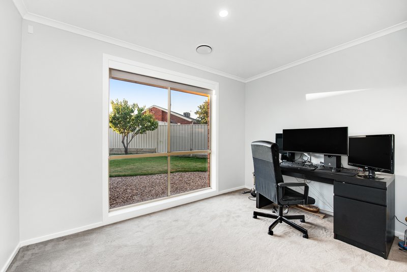 Photo - 10 Keogh Court, Meadow Heights VIC 3048 - Image 12