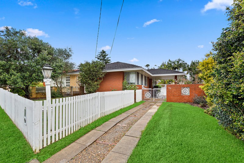 10 Kerrie Crescent, Peakhurst NSW 2210