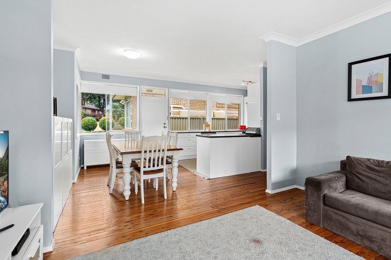 Photo - 10 Kerrie Crescent, Peakhurst NSW 2210 - Image 4