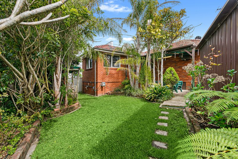 Photo - 10 Kerry Crescent, Roselands NSW 2196 - Image 2