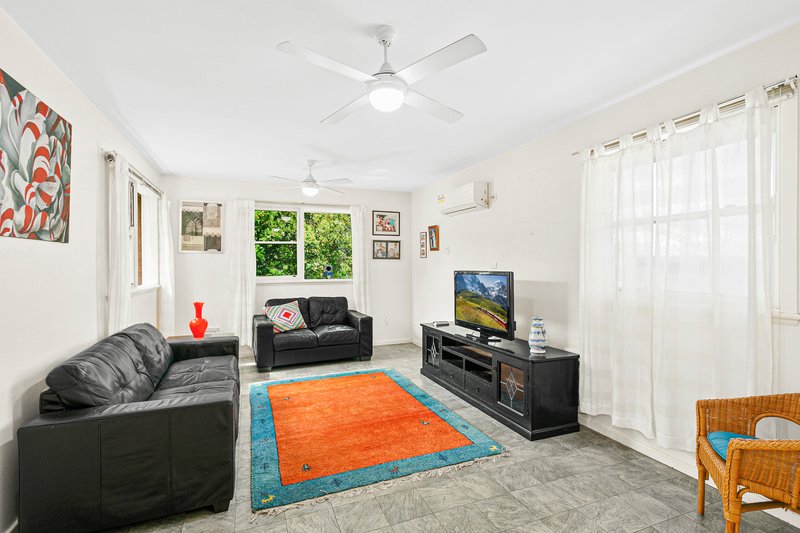 Photo - 10 Kerry Crescent, Roselands NSW 2196 - Image 5