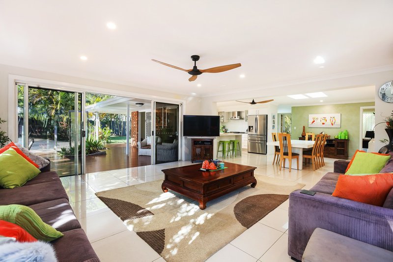 Photo - 10 Ketch Court, Mermaid Waters QLD 4218 - Image 7