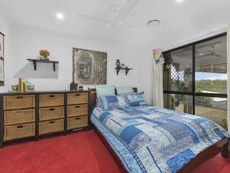 Photo - 10 Kettleton Close, Bridgeman Downs QLD 4035 - Image 12