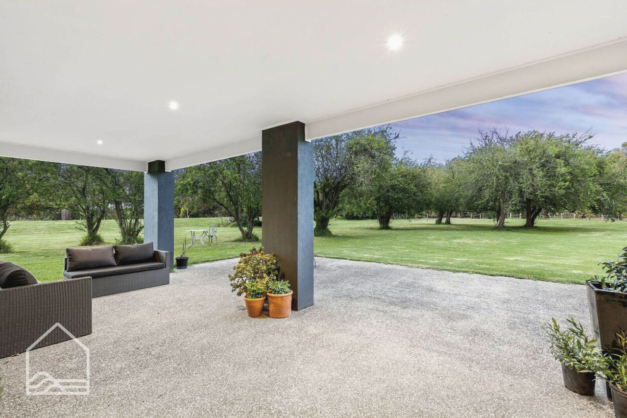 5-bedroom unit at 10 Kevian Park Drive, Wallington, VIC 3222, Greater Geelong, Victoria