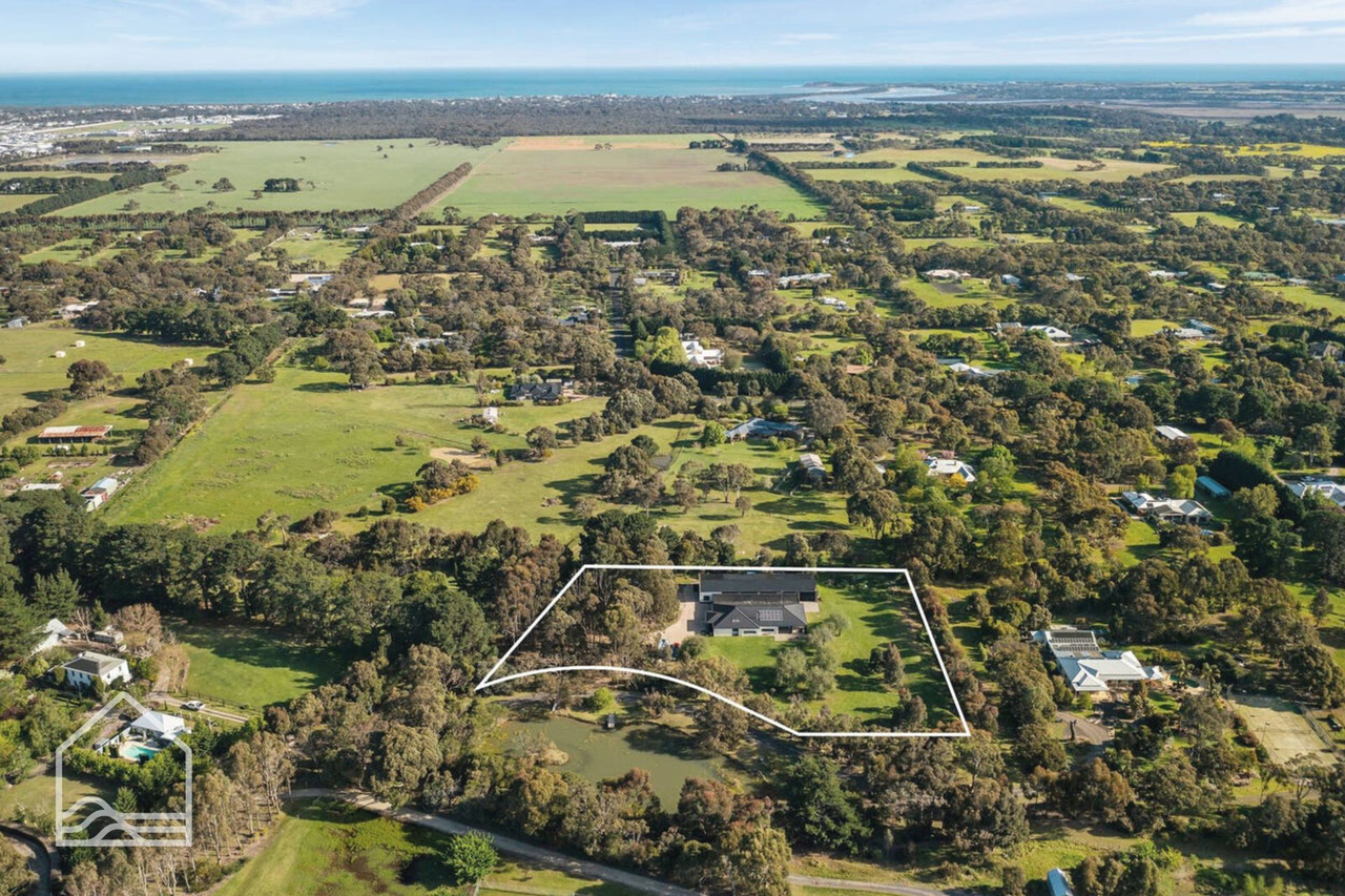 5-bedroom unit at 10 Kevian Park Drive, Wallington, VIC 3222, Greater Geelong, Victoria