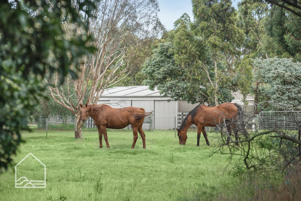 5-bedroom unit at 10 Kevian Park Drive, Wallington, VIC 3222, Greater Geelong, Victoria