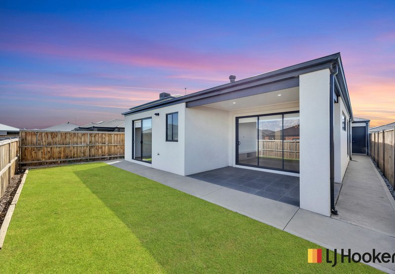 Photo - 10 Keystone Drive, Sunbury VIC 3429 - Image 18