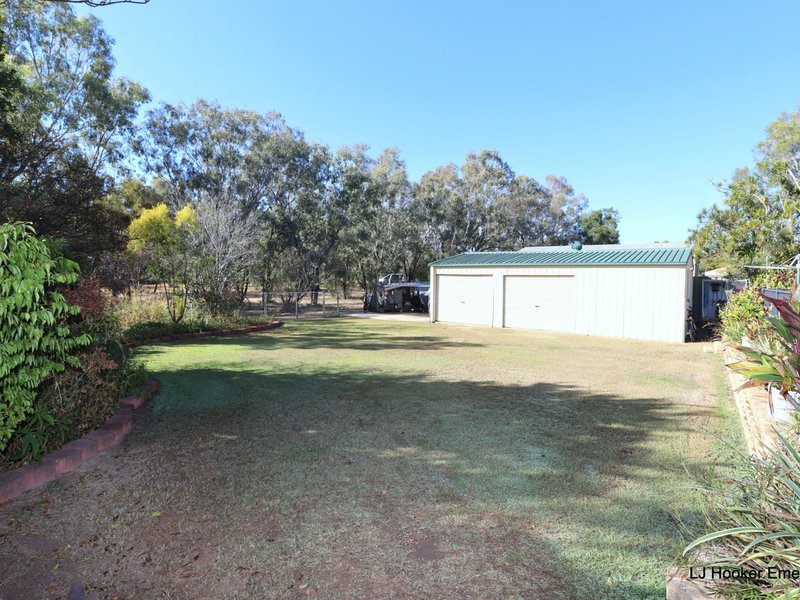 Photo - 10 Kidd Street, Emerald QLD 4720 - Image 2