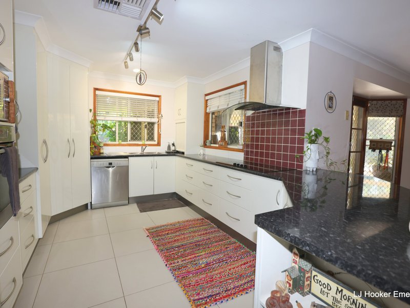 Photo - 10 Kidd Street, Emerald QLD 4720 - Image 8