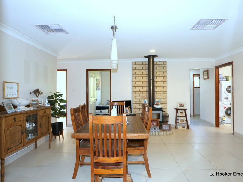 Photo - 10 Kidd Street, Emerald QLD 4720 - Image 9