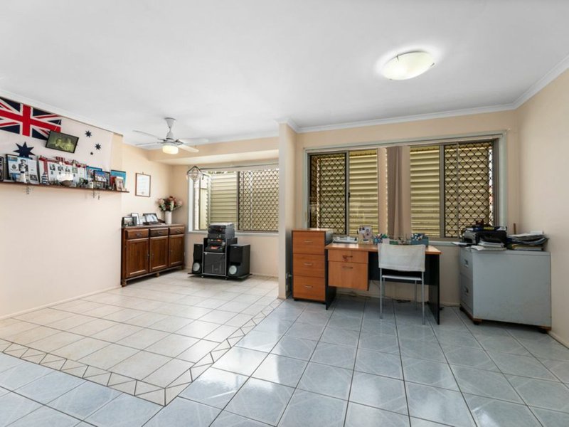 Photo - 10 Kidman Court, Morayfield QLD 4506 - Image 3