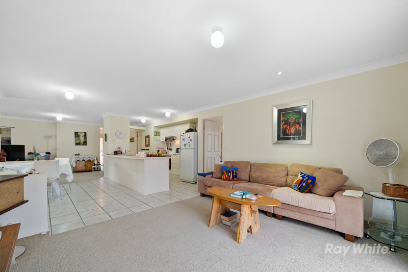 Photo - 10 Kiewa Place, Kuraby QLD 4112 - Image 6