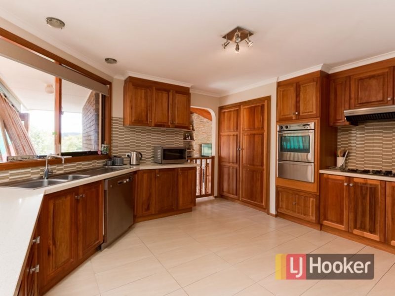 Photo - 10 Killarney Court, Berwick VIC 3806 - Image 2