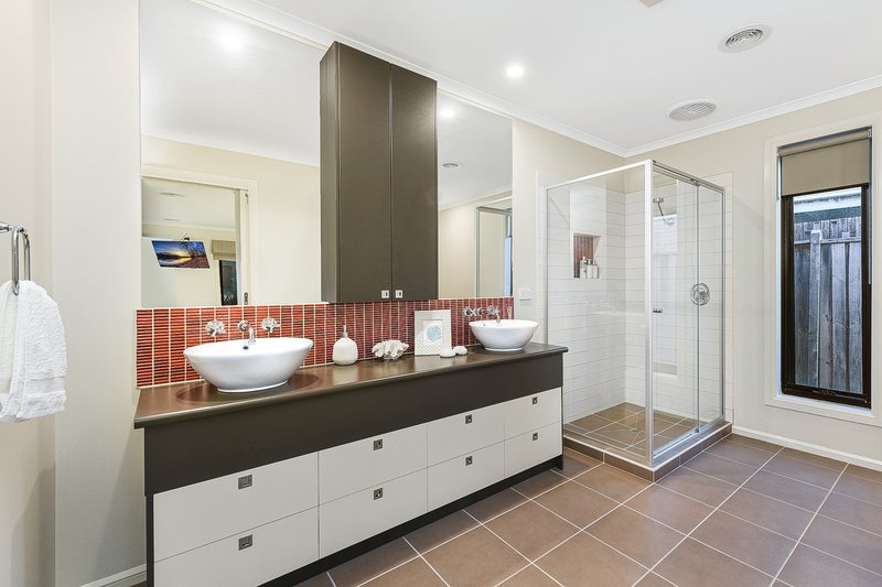 Photo - 10 Kimberley Downs Court, Narre Warren South VIC 3805 - Image 14