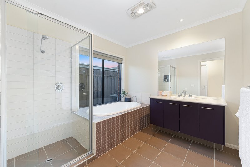 Photo - 10 Kimberley Downs Court, Narre Warren South VIC 3805 - Image 17