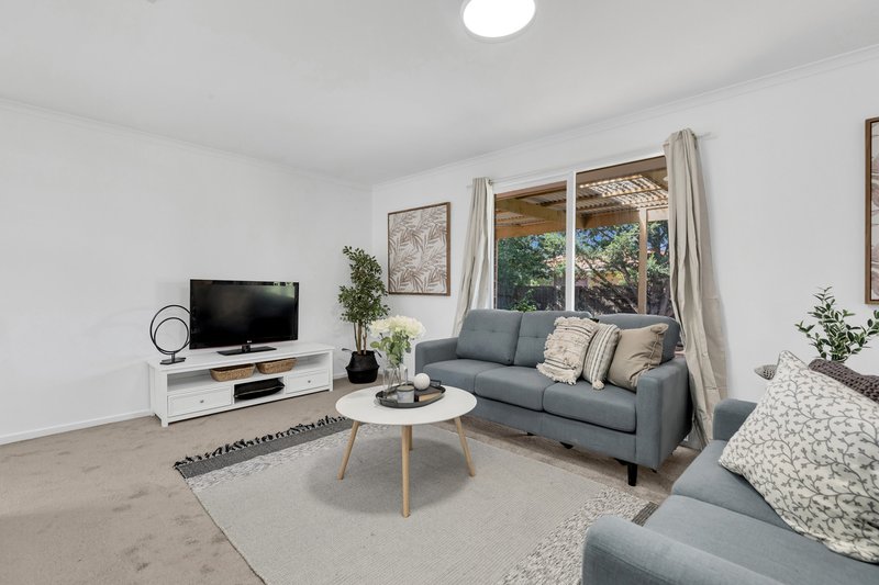 Photo - 10 Kingfisher Court, Werribee VIC 3030 - Image 6