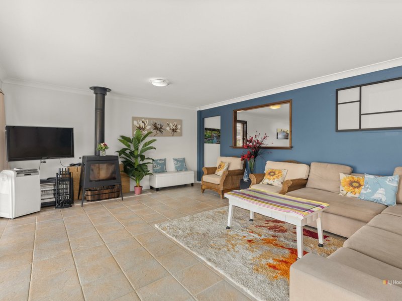 Photo - 10 Kingsford Smith Crescent, Sanctuary Point NSW 2540 - Image 3