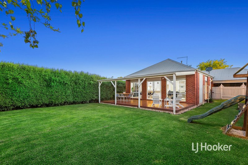 Photo - 10 Kingsley Avenue, Point Cook VIC 3030 - Image 16