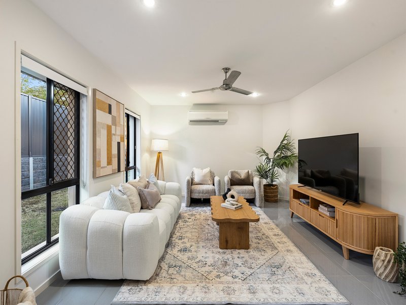 Photo - 10 Kintail Place, Narangba QLD 4504 - Image 2