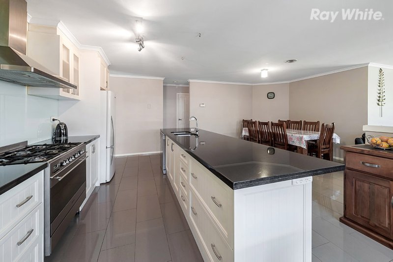 Photo - 10 Kipping Rise, South Morang VIC 3752 - Image 6