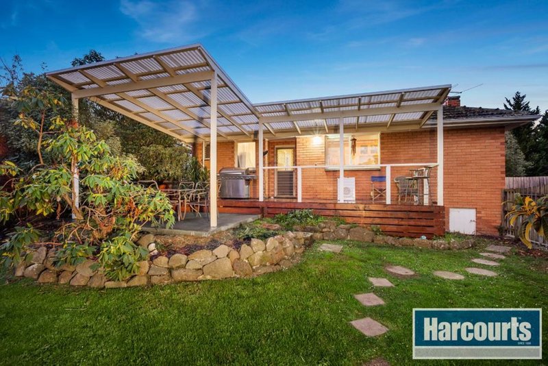 Photo - 10 Kirrawee Avenue, Wantirna South VIC 3152 - Image 6