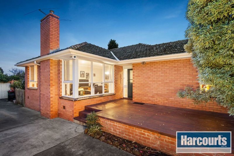 Photo - 10 Kirrawee Avenue, Wantirna South VIC 3152 - Image 7