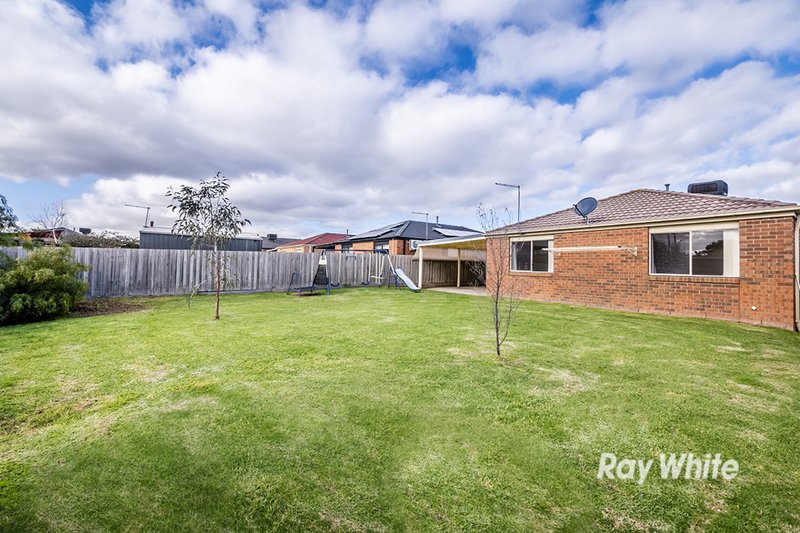 Photo - 10 Kismet Close, Cranbourne West VIC 3977 - Image 15