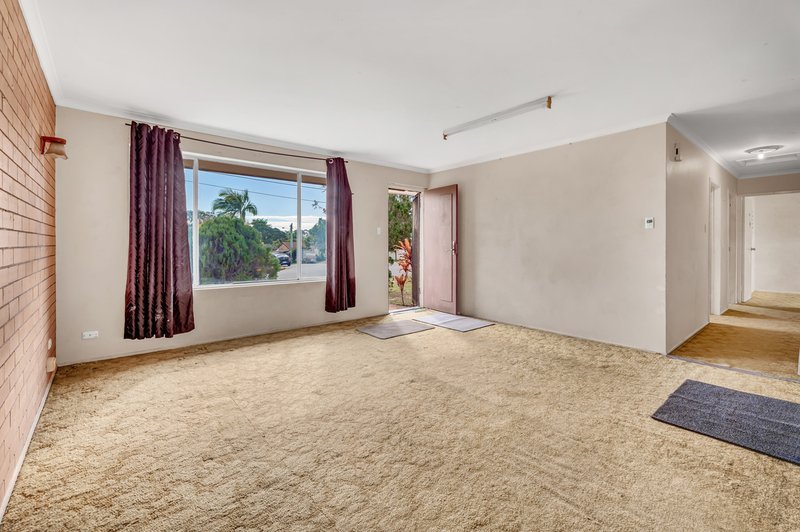 Photo - 10 Koonwarra Street, Labrador QLD 4215 - Image 7