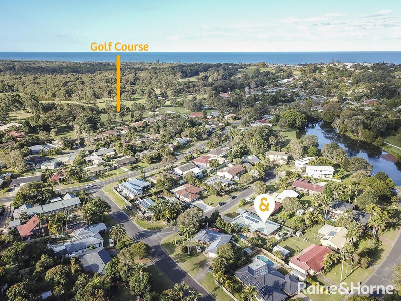 Photo - 10 Kooringa Court, Ocean Shores NSW 2483 - Image 6