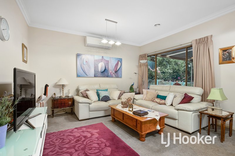 Photo - 10 Kristina Court, Pakenham VIC 3810 - Image 4