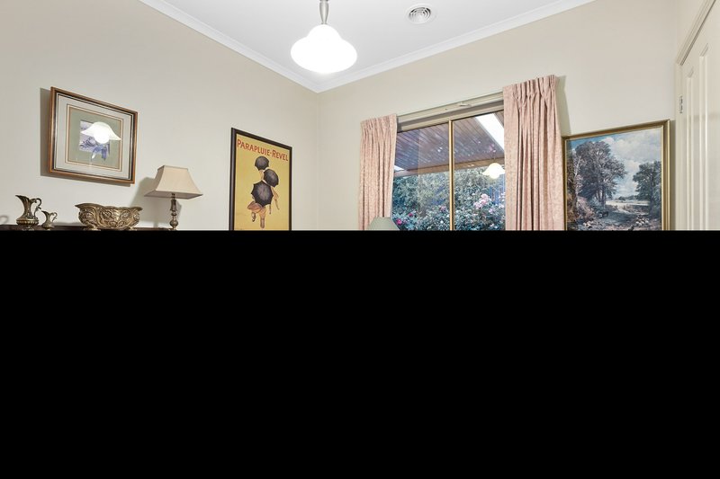 Photo - 10 Kristina Court, Pakenham VIC 3810 - Image 13