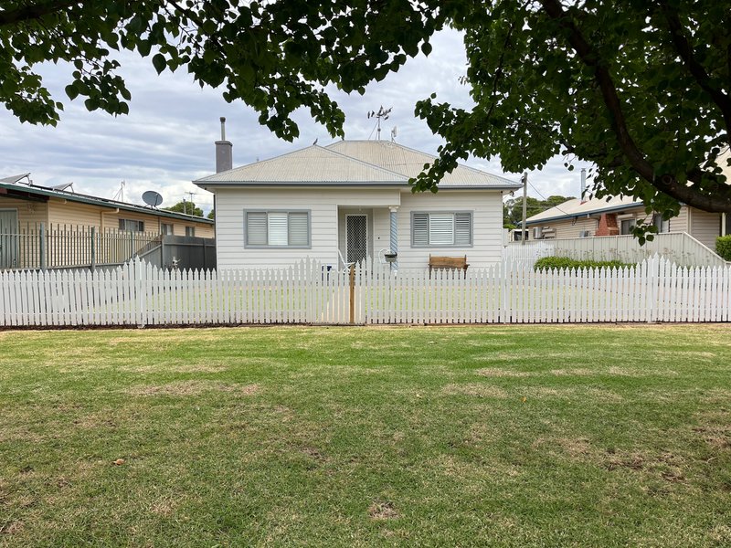 Photo - 10 Kywong Street, Griffith NSW 2680 - Image 18