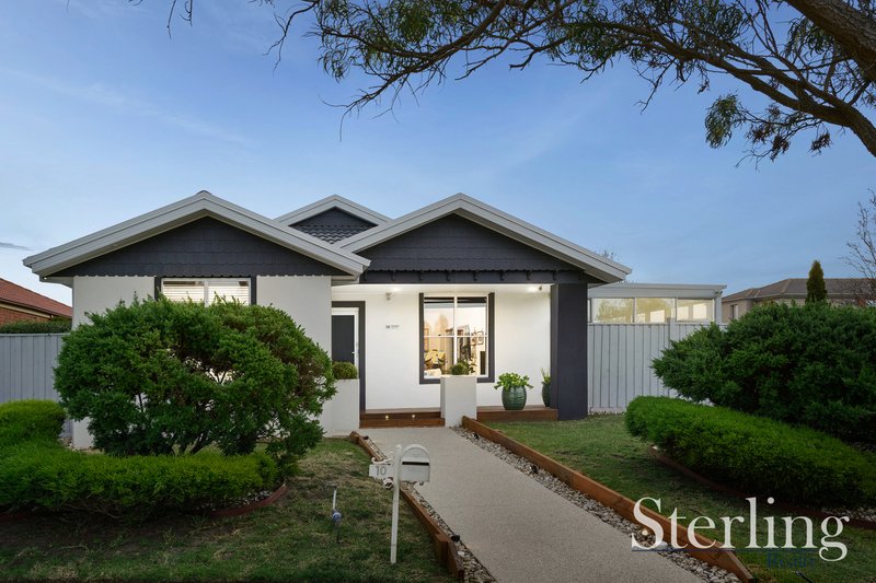 Photo - 10 Ladybird Crescent, Point Cook VIC 3030 - Image 4