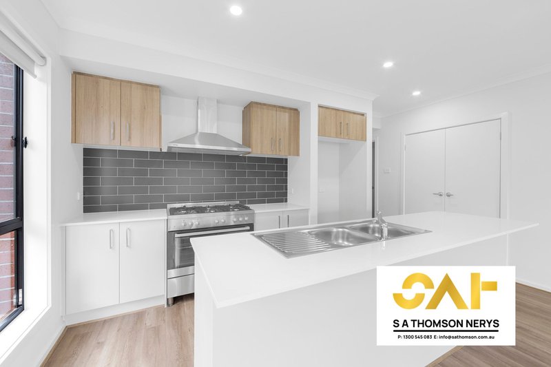 Photo - 10 Lahar Road, Truganina VIC 3029 - Image 2
