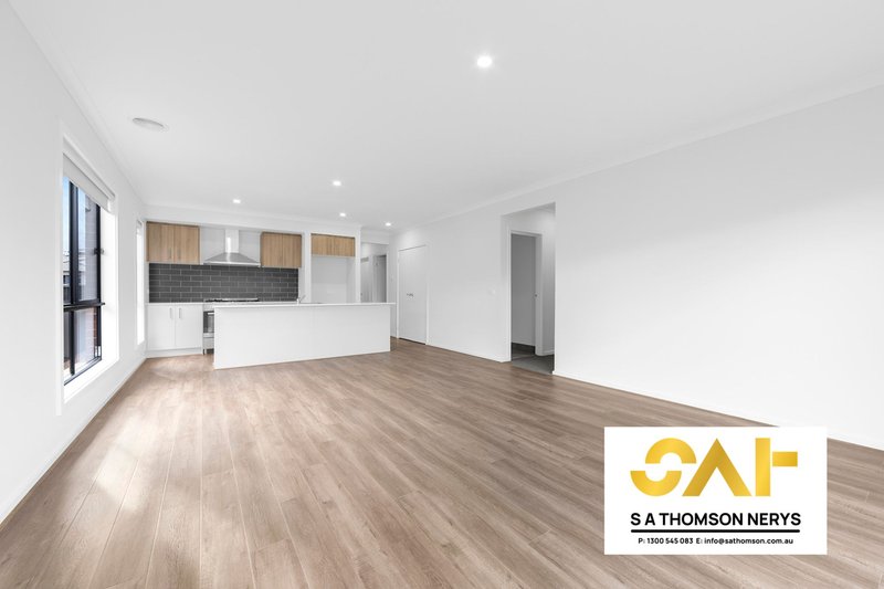 Photo - 10 Lahar Road, Truganina VIC 3029 - Image 4