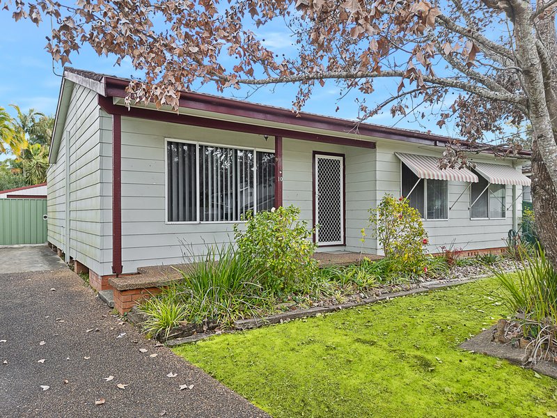 10 Lakedge Avenue, Berkeley Vale NSW 2261