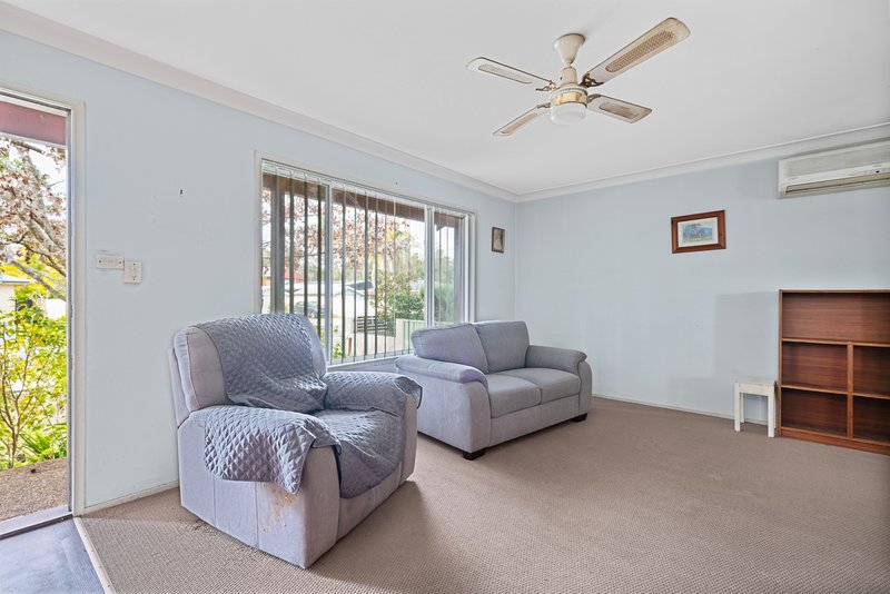 Photo - 10 Lakedge Avenue, Berkeley Vale NSW 2261 - Image 5