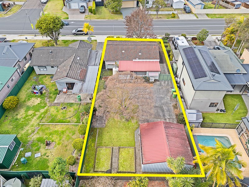 Photo - 10 Lakedge Avenue, Berkeley Vale NSW 2261 - Image 18