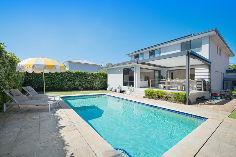 Photo - 10 Lakeside Crescent, North Manly NSW 2100 - Image 3